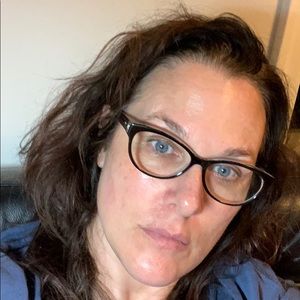 Meet your Posher, Adrienne